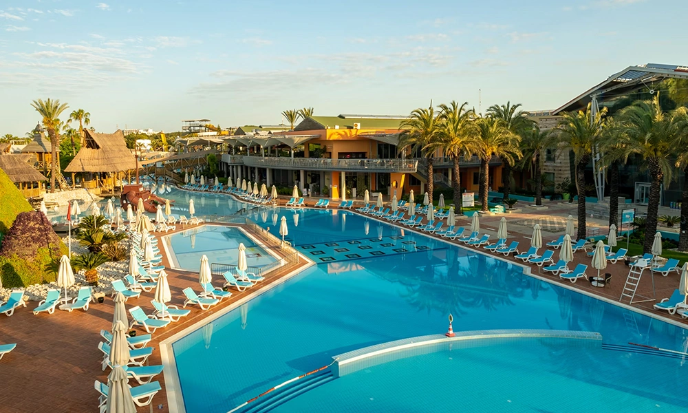Transfer from Antalya Airport to AQI Pegasos World