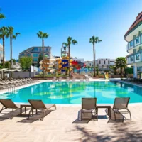 Transfer vom Flughafen Antalya nach Dedeman Kemer Resort