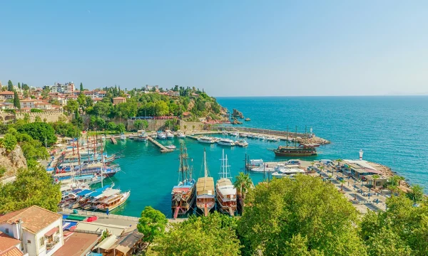 Transfer vom Flughafen Antalya nach Kaleiçi (Altstadt)