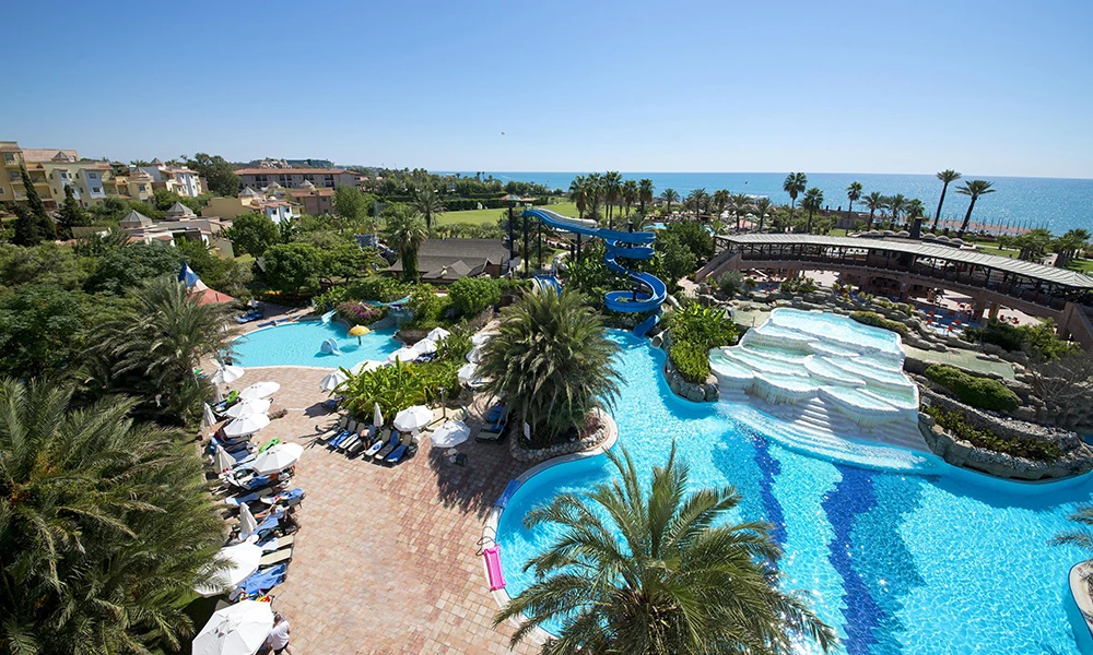 Transfer vom Flughafen Antalya nach Limak Arcadia Sport Resort Hotel