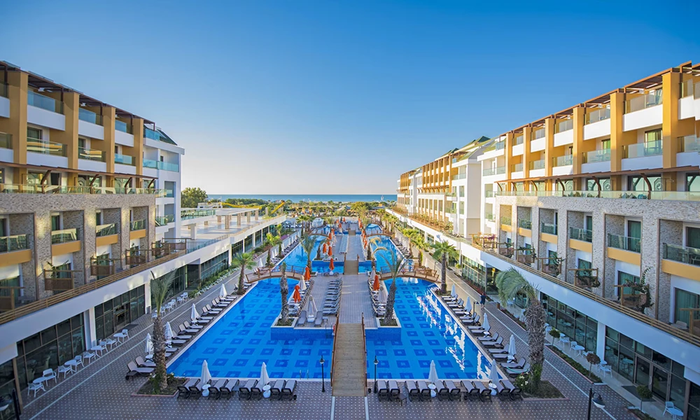 Transfer vom Flughafen Antalya nach Port Nature Luxury Resort & Spa