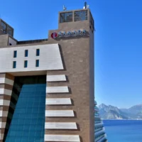 Transfer vom Flughafen Antalya nach Ramada Plaza by Wyndham Antalya