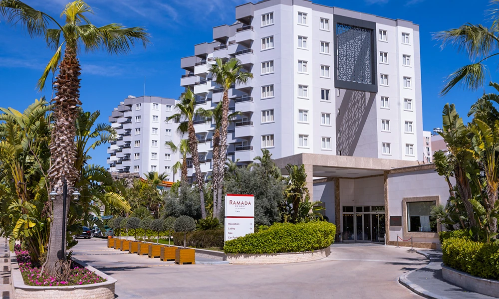 Transfer vom Flughafen Antalya nach Ramada Resort by Wyndham Lara