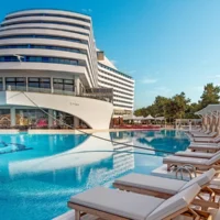 Flughafen Antalya nach Titanic Deluxe Lara