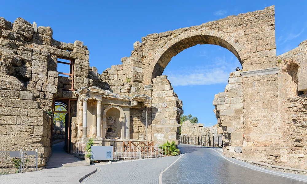 Side Vespasian Monument